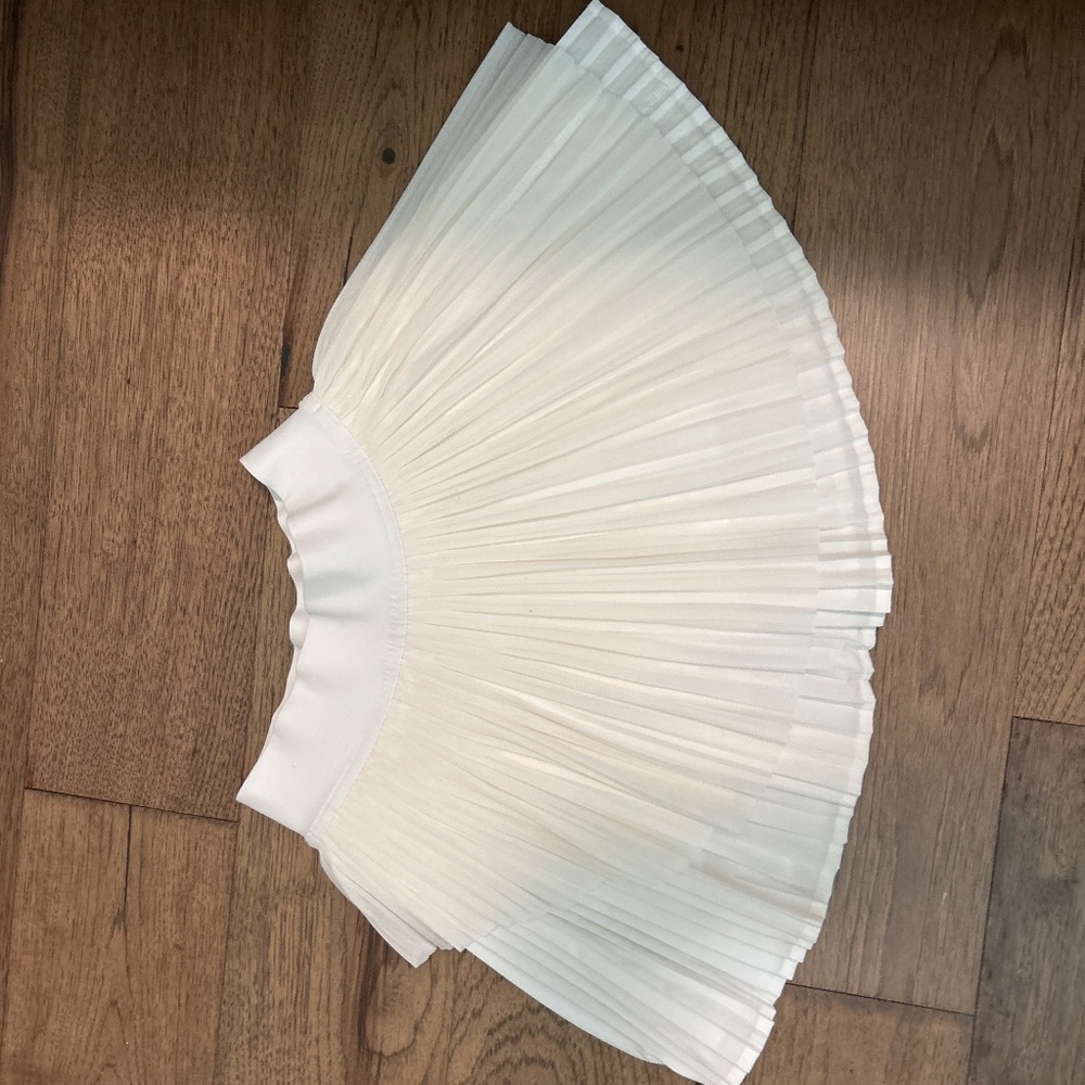 Lululemon white pleated skirt